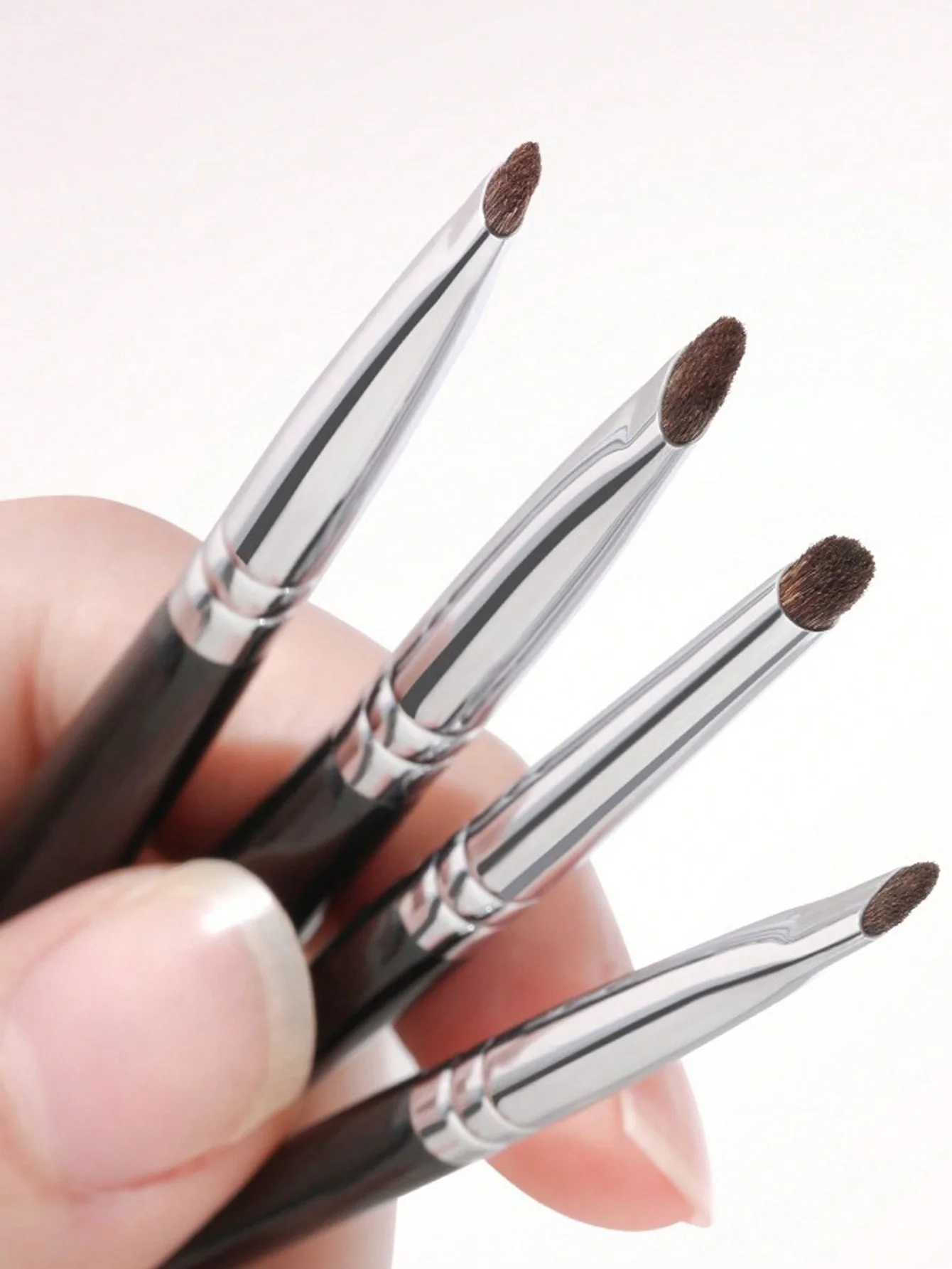 Set pinceles detalle para maquillaje de ojos – Difuminar, iluminar y corrector - imagen 4
