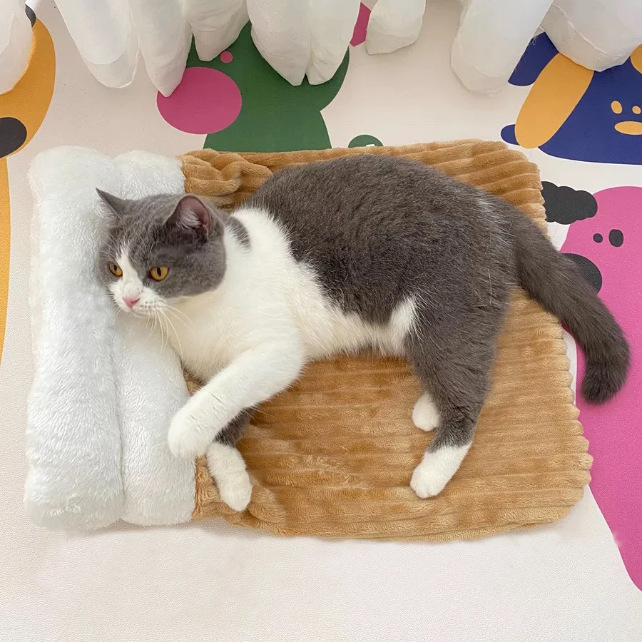 Saco de dormir de invierno para gatos, saco de gato de felpa suave, 360 °   Cama envolvente para gatos, cama nido sin carga y lavable para gatos de interior y perros pequeños - imagen 3