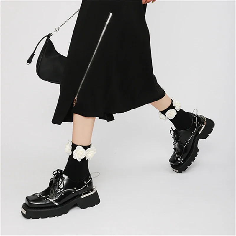 2025 Nuevos zapatos Derby Retro con decoración de Metal para mujer, zapatos de cuero de suela gruesa, mocasines informales, zapatos planos con plataforma con cordones negros - imagen 5