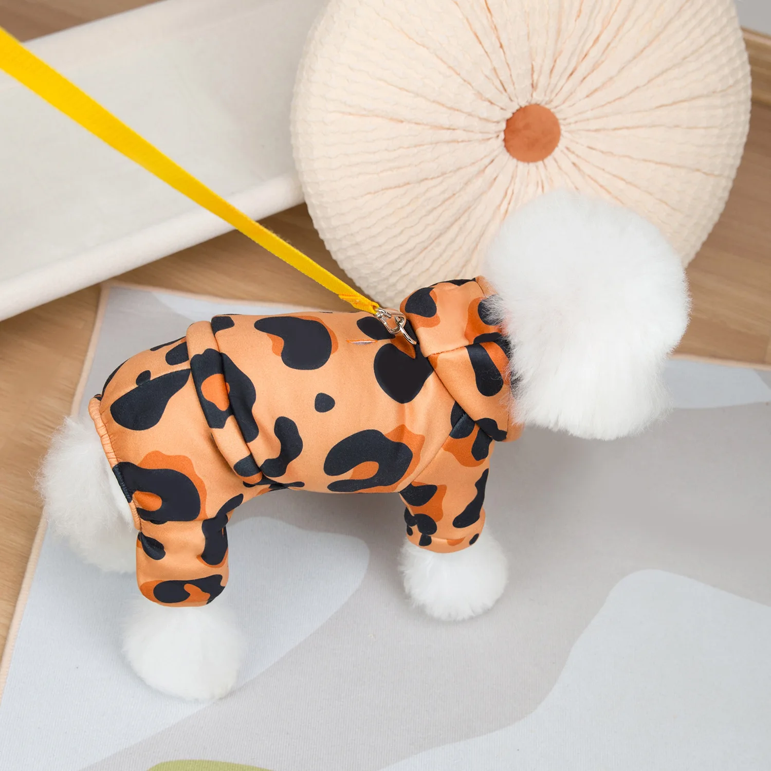 Estampado de leopardo mascota cachorro perro de cuatro patas con ganchos Sudadera con capucha ropa perro pequeño primavera e invierno cálido perro gato ropa para mascotas - imagen 3