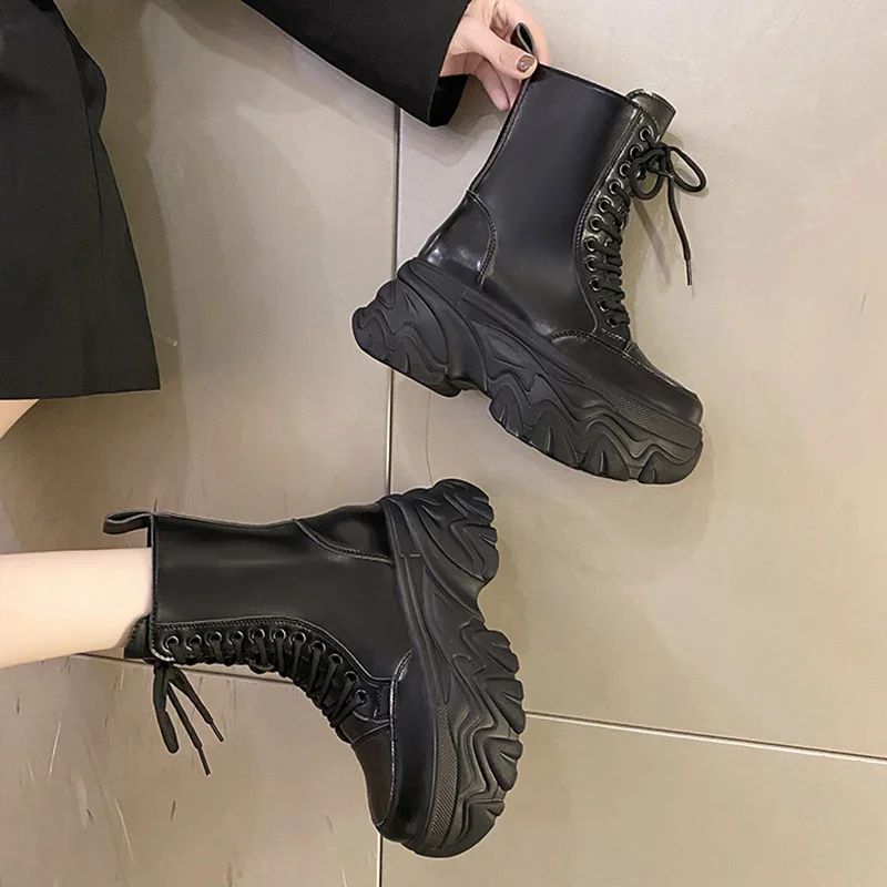 Botas de plataforma superalta Punk para mujer, Botines de tacón grueso con cordones, color blanco y negro - imagen 4