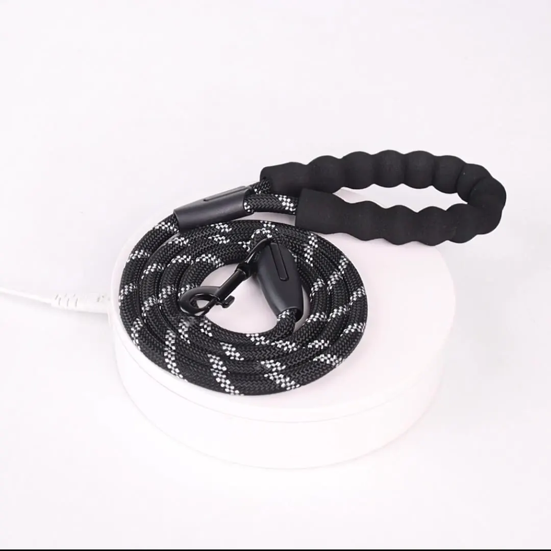 Correa reflectante para perros para razas medianas y grandes, cuerda multicolor para caminar para mascotas, nailon fuerte, plomo de seguridad antitiro con mango cómodo - imagen 2