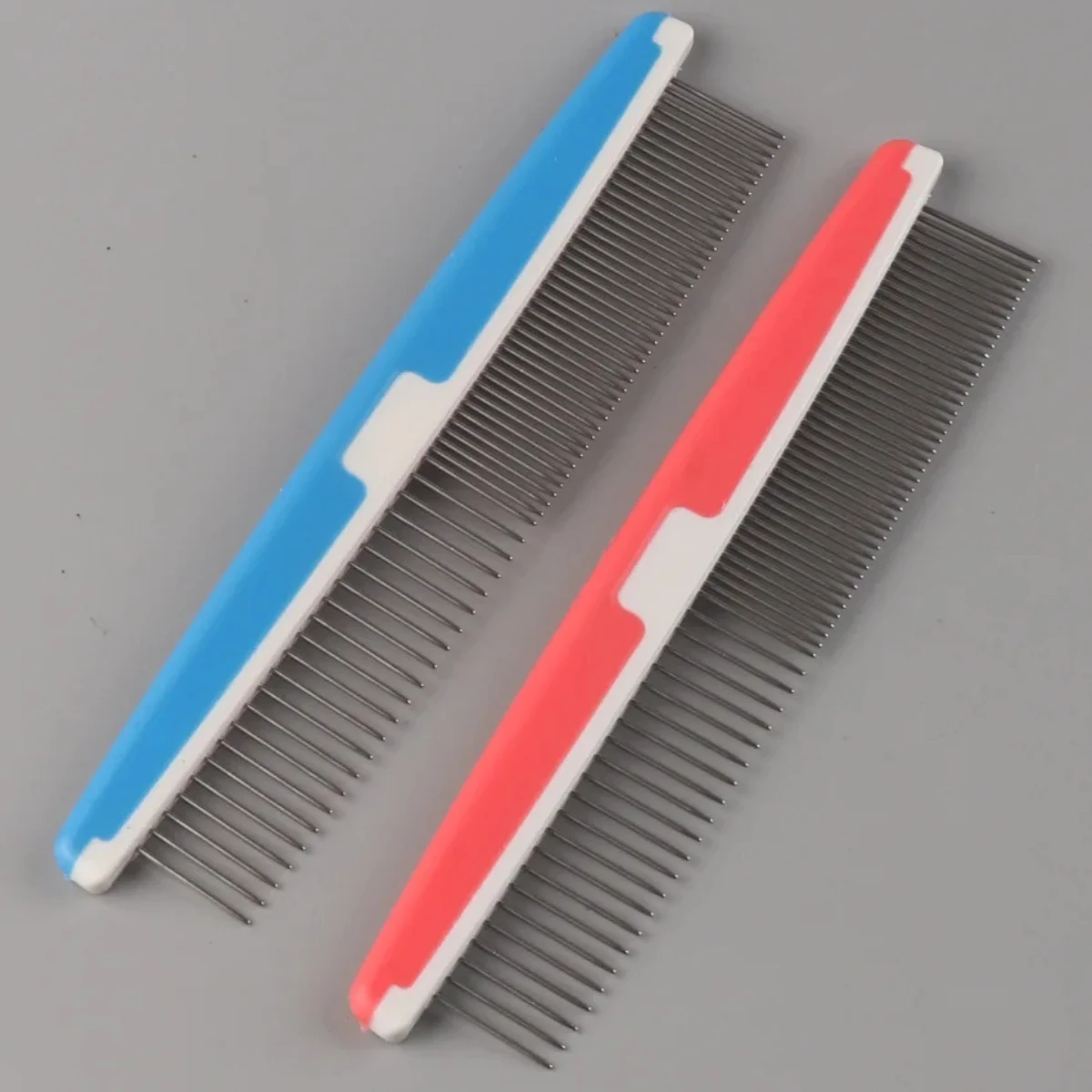 Peine para perros y gatos con dientes lisos de acero inoxidable, herramientas profesionales de cuidado para perros para eliminar enredos y nudos, peine para mascotas para perros