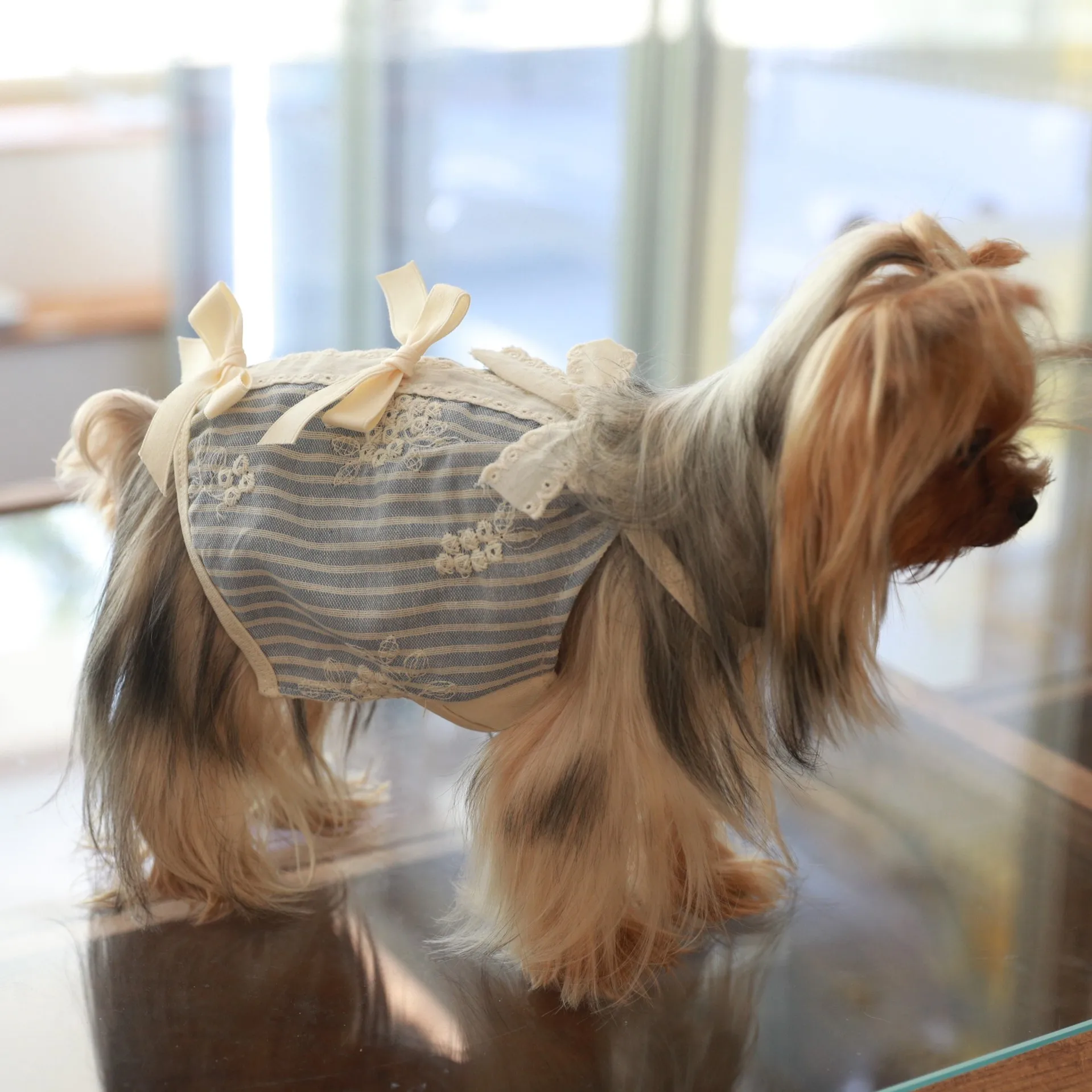 Vestido fino y fresco con tirantes a rayas bordadas para mascotas, vestidos para perros pequeños, ropa para cachorros - imagen 3