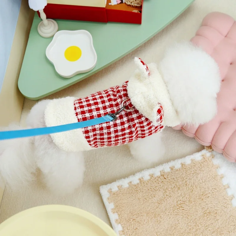 Chaqueta con capucha cálida de felpa para perro, bonito vestido con lazo para perro, abrigo de invierno para mascota, disfraz para cachorro, chaqueta para gato a cuadros roja, abrigo, cárdigan para mascota, ropa para perro - imagen 2