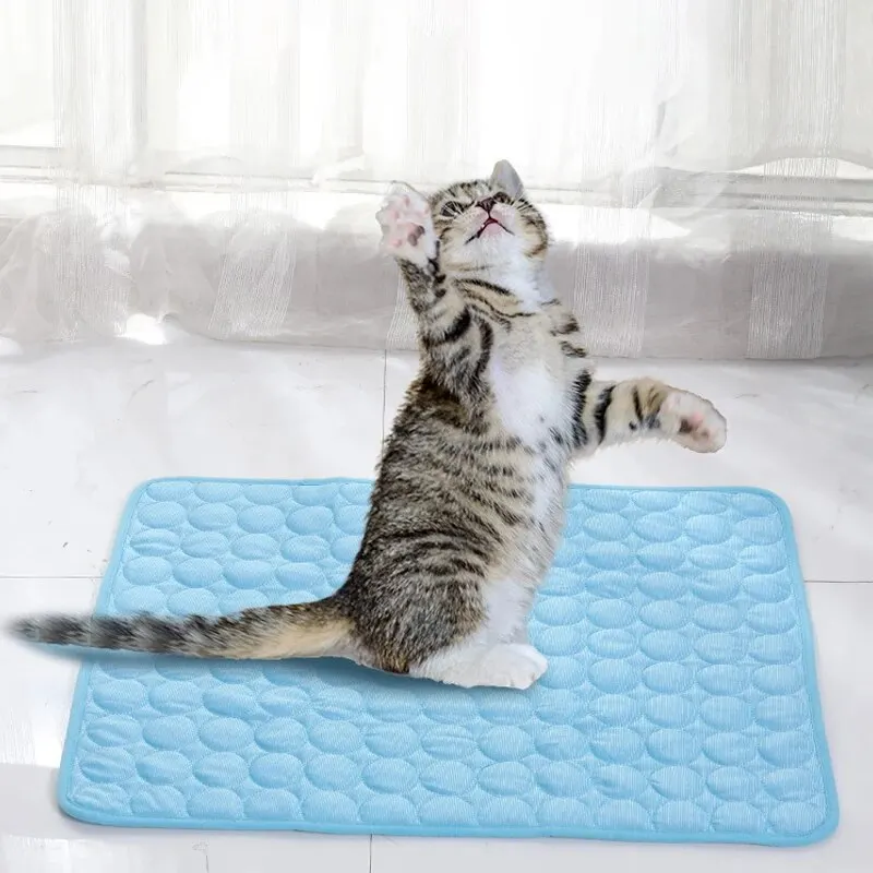 Colchoneta refrescante para gatos y perros pequeños – Para sofá y verano - imagen 2