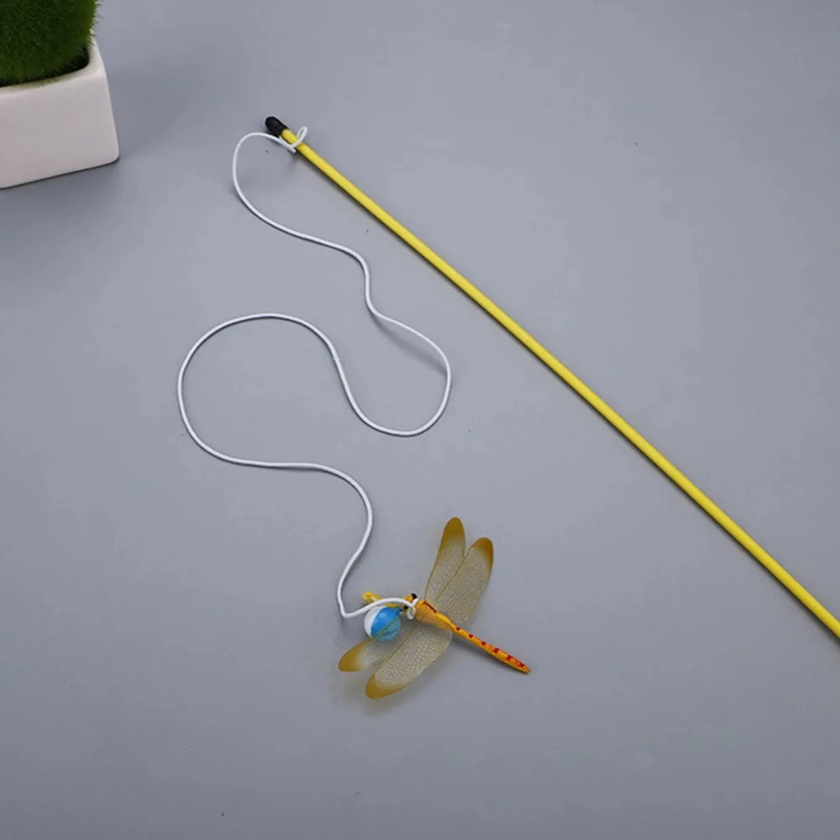 Varita teaser de libélula de varilla corta de color aleatorio, gato interactivo, juguete de plumas divertido para gatitos y gatos, varita duradera para mascotas, 1 Uds. - imagen 4