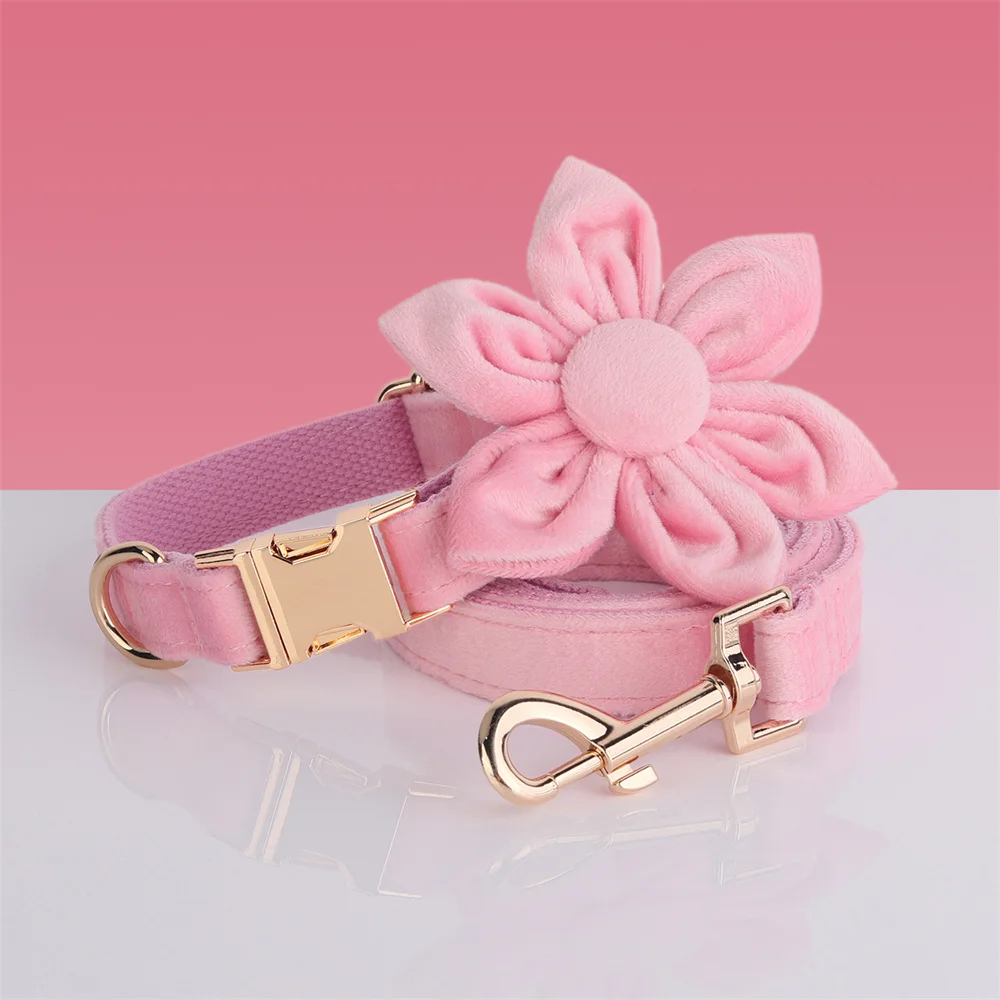 Conjunto de correa de arnés de perro personalizado de terciopelo rosa, conjunto de Collar y correa con pajarita bonita, bolsa para caca, nombre grabado, cachorro femenino, regalo de lujo - imagen 4