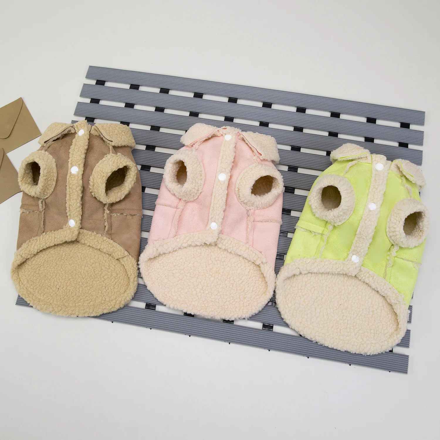 Abrigo de dos piernas para otoño/invierno para mascotas, abrigo grueso y cálido de felpa, camiseta sin mangas de forro polar para gatos, ropa para perros pequeños, ropa para cachorros - imagen 2