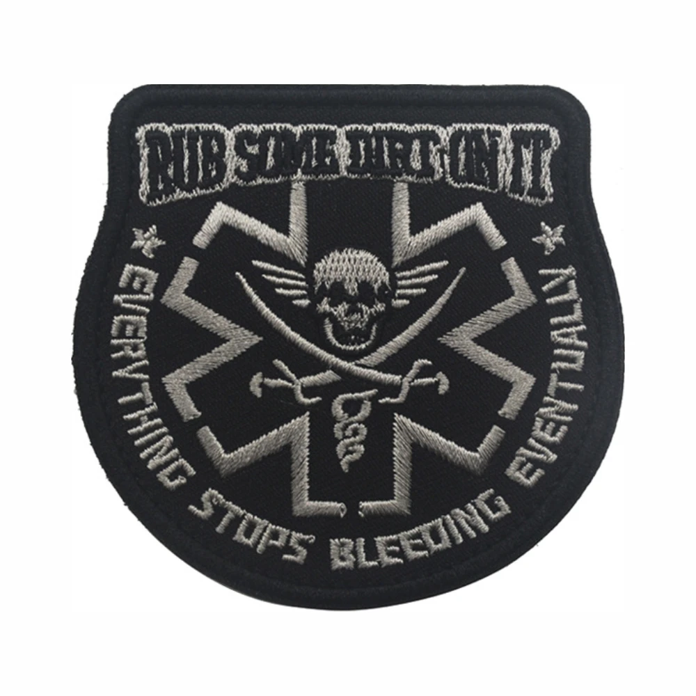 Parche bordado de Calavera, insignia de brazalete, adorno de soldado militar, parches bordados tácticos de médico - imagen 3