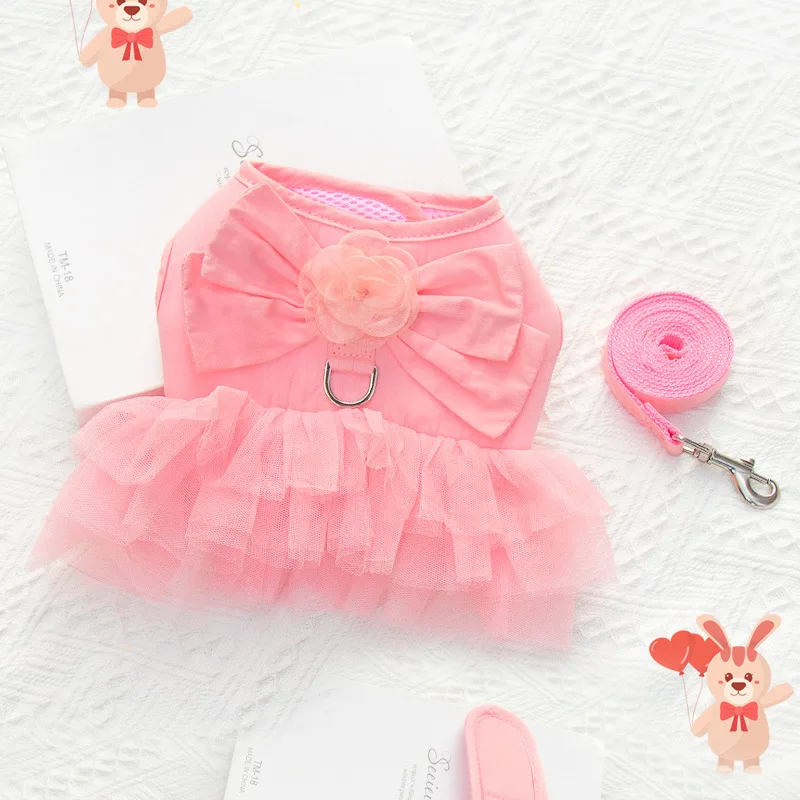 Elegante conjunto de correa de arnés de malla para mascotas, adorable diseño de falda de tul, perfecto para paseos de perros y gatos a la moda para perros pequeños