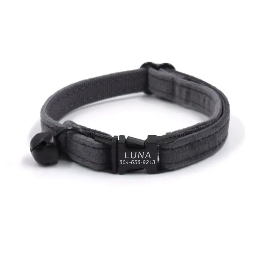 Collar de gato personalizado con campana, placa de identificación personalizada, hebilla de metal de identificación ajustable, collares de gato de terciopelo negro y gris con campana