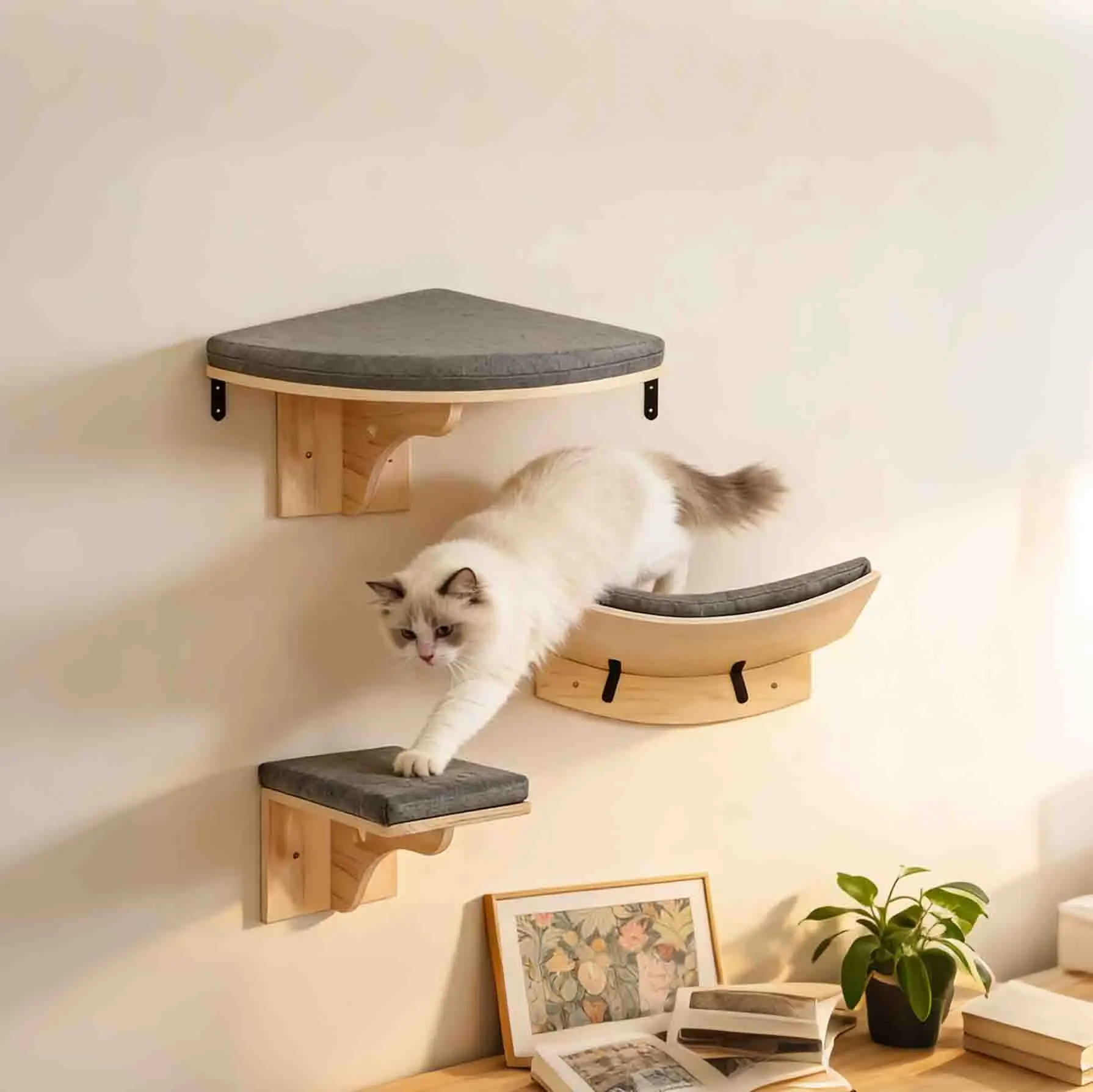 Árbol y cama de pared para gato en madera maciza – Ahorra espacio - imagen 5