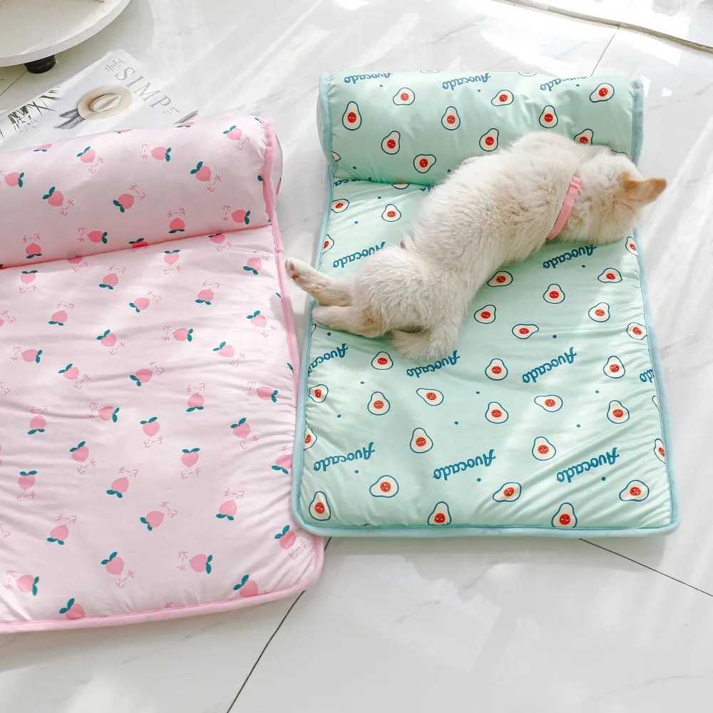 Colchoneta de refrigeración para mascotas, colchón fresco de seda de hielo a prueba de humedad, cama fría de verano para perros y gatos, 2 tamaños - imagen 2