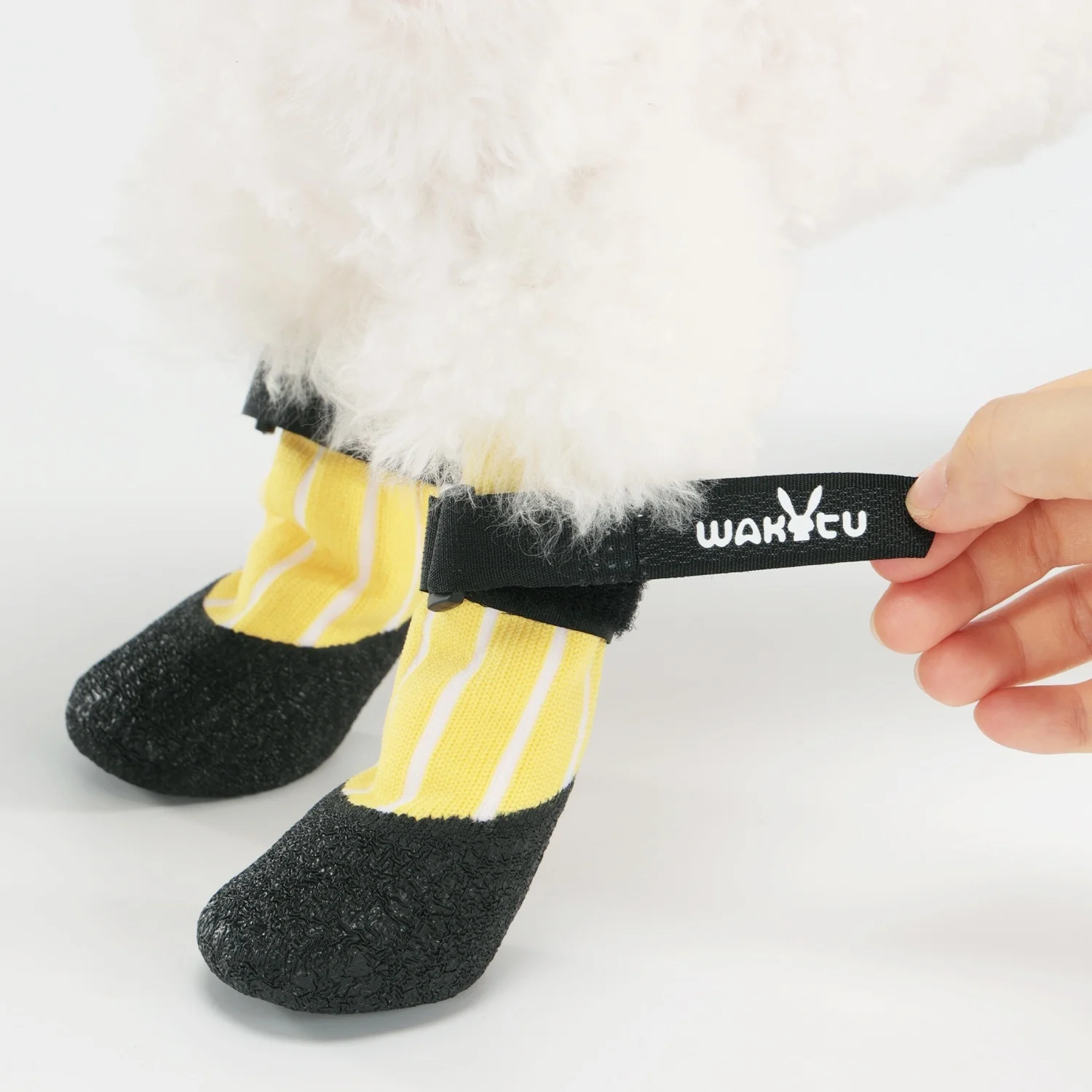 Zapatos de punto transpirables de verano para perros, cubiertas para pies de mascotas para perros pequeños a medianos, zapatos de suela blanda, no se caen al aire libre