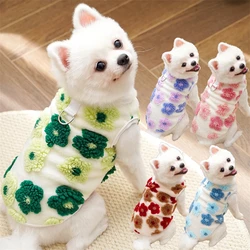 Ropa de terciopelo con flores para gatos y perros - abrigo transpirable
