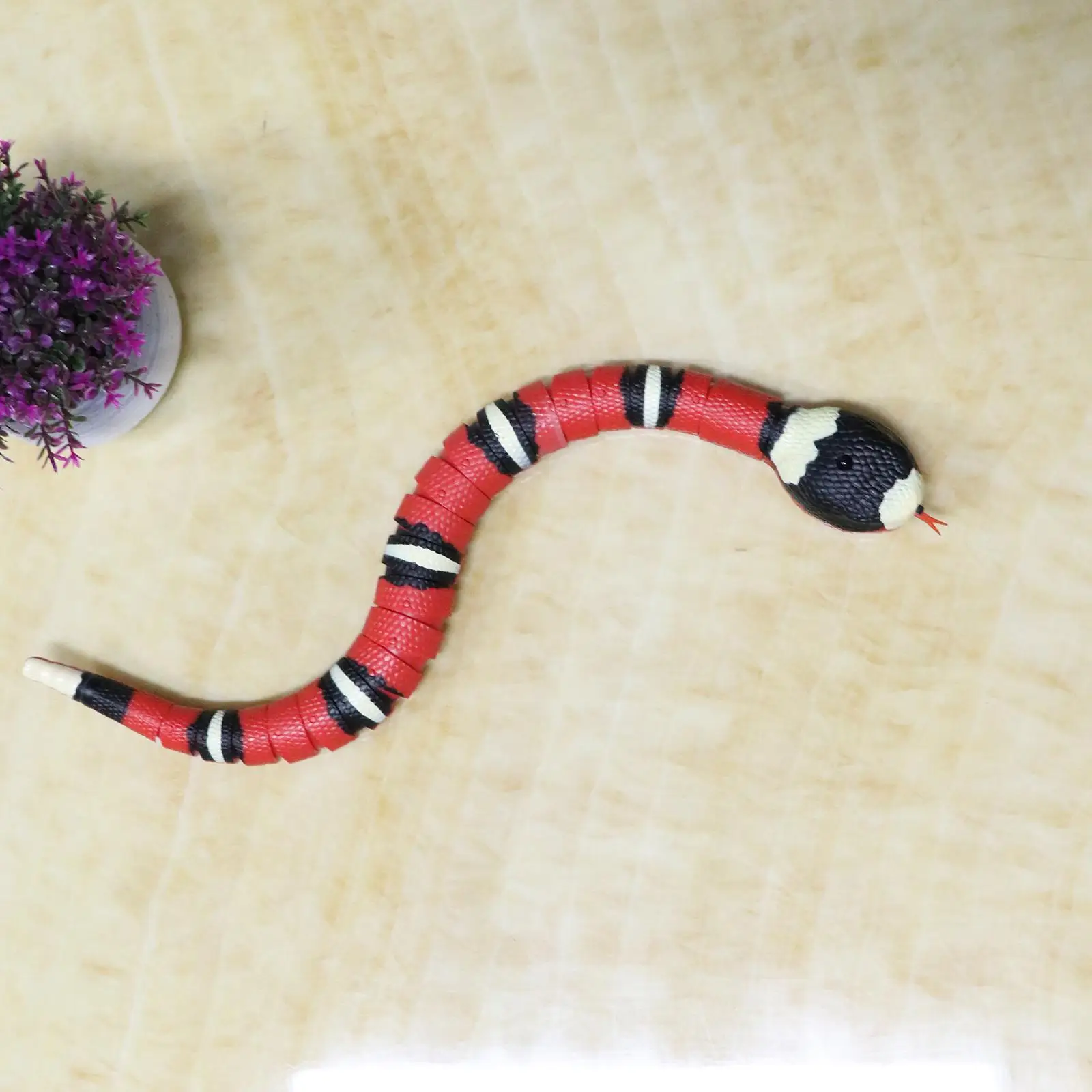 Cats Snake Toy USB Moving Interactive Scary Kids Halloween Toys Trick