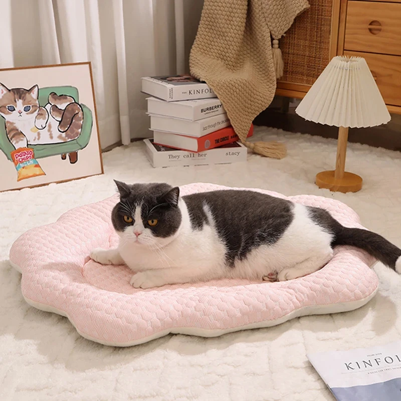 Cama de algodón suave con forma de flor para mascotas, cojín refrescante de verano, esterilla para dormir para perros pequeños y gatos, perrera lavable - imagen 5