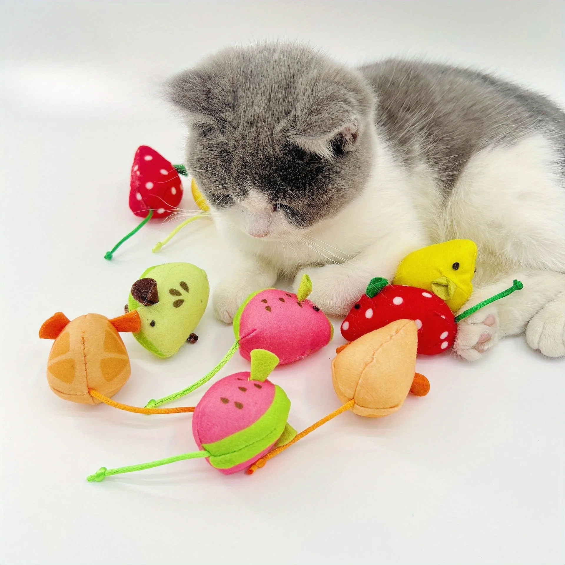 Remolque de ratón para gato, Serie de frutas surtidas, juguetes interactivos para gatos, suministros para mascotas hechos de diseños de poliéster para juegos de interior - imagen 2