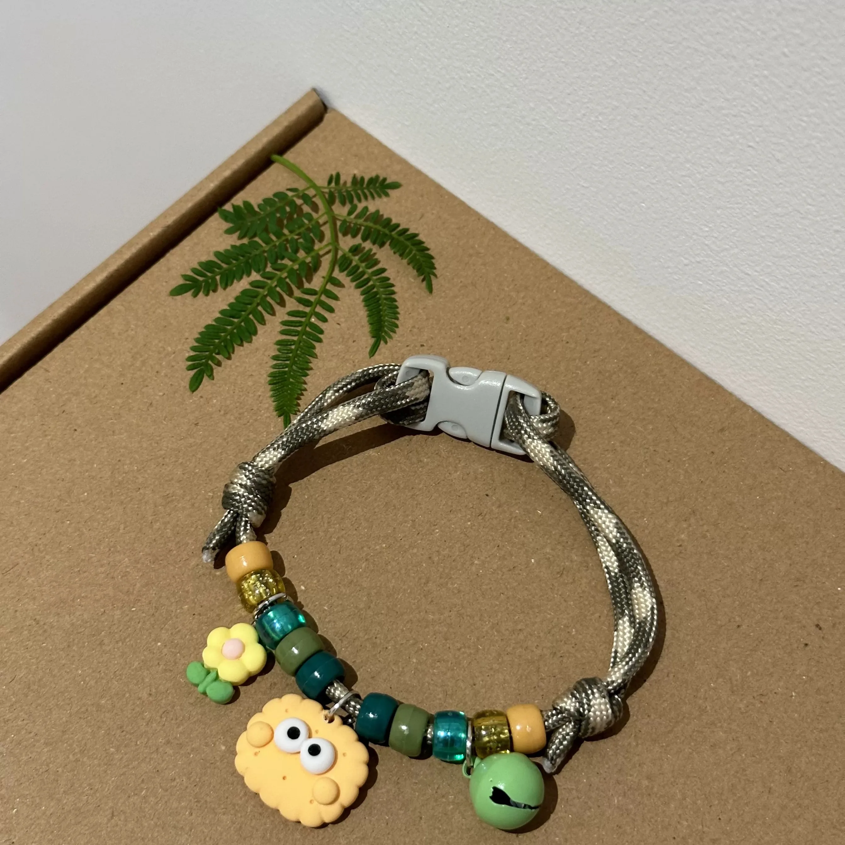 Collar para gato trenzado con campana – accesorio con encanto - imagen 3