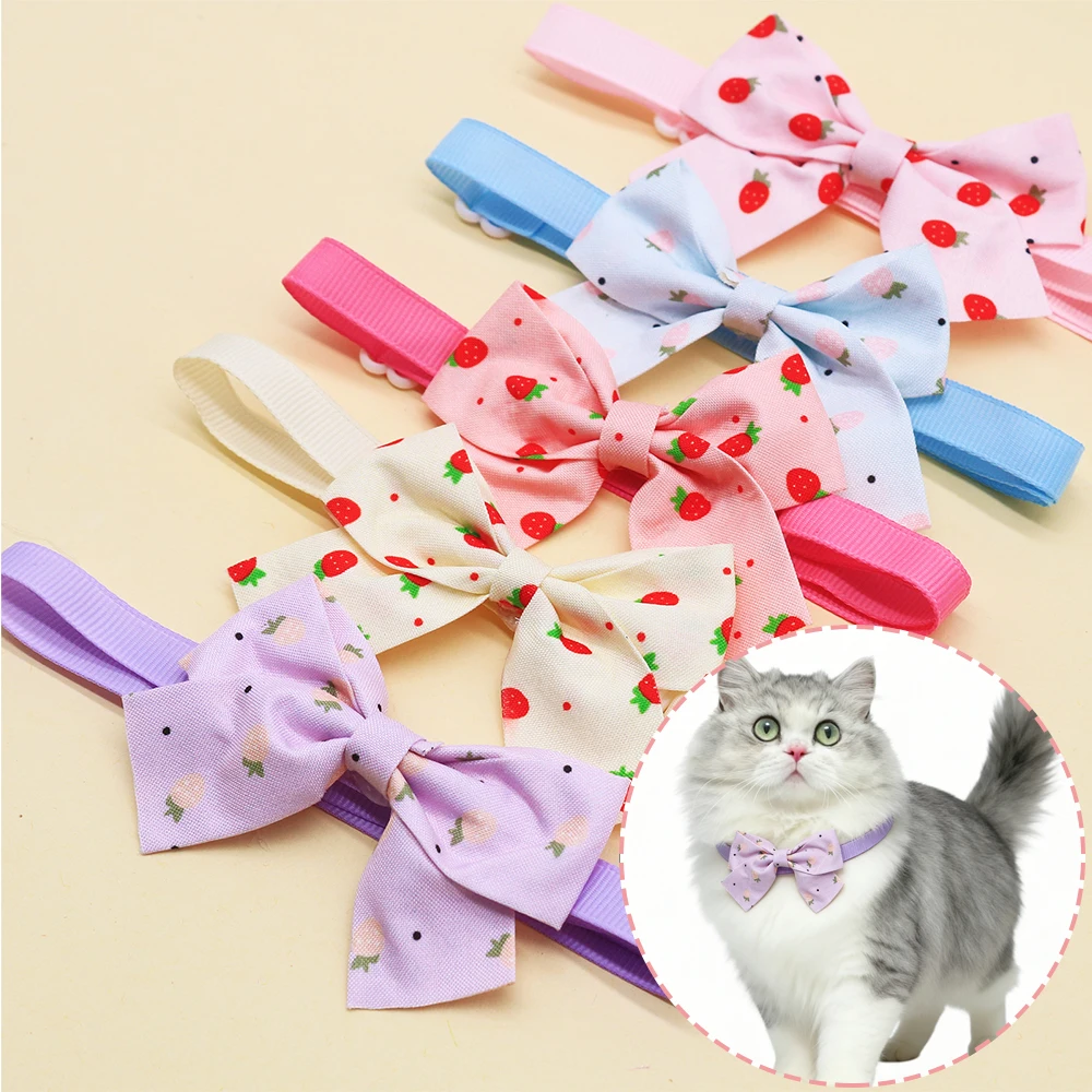 Bandana estampada de fresa para perros y gatos – Original y dulce