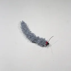 Juguete de peluche interactivo en forma de oruga para gatos