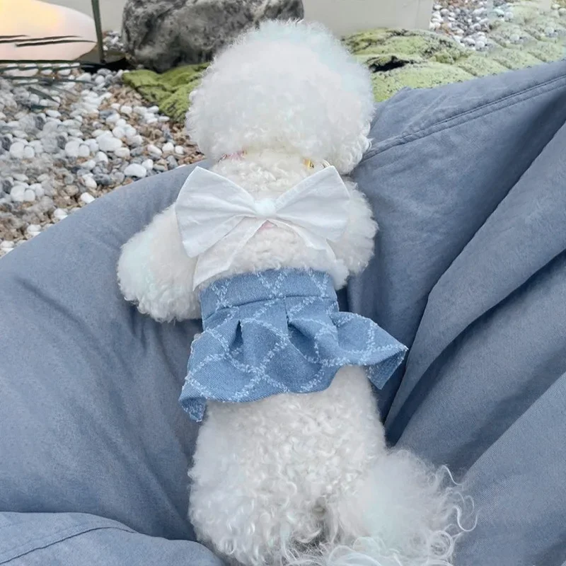 Ins Pet verano Denim Patchwork arco chaleco cachorro vestido gato Denim chaleco a cuadros camiseta medio conjunto moda vestidos para perros pequeños - imagen 2