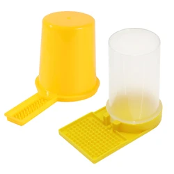 Alimentador de agua para abejas en colmena plástica