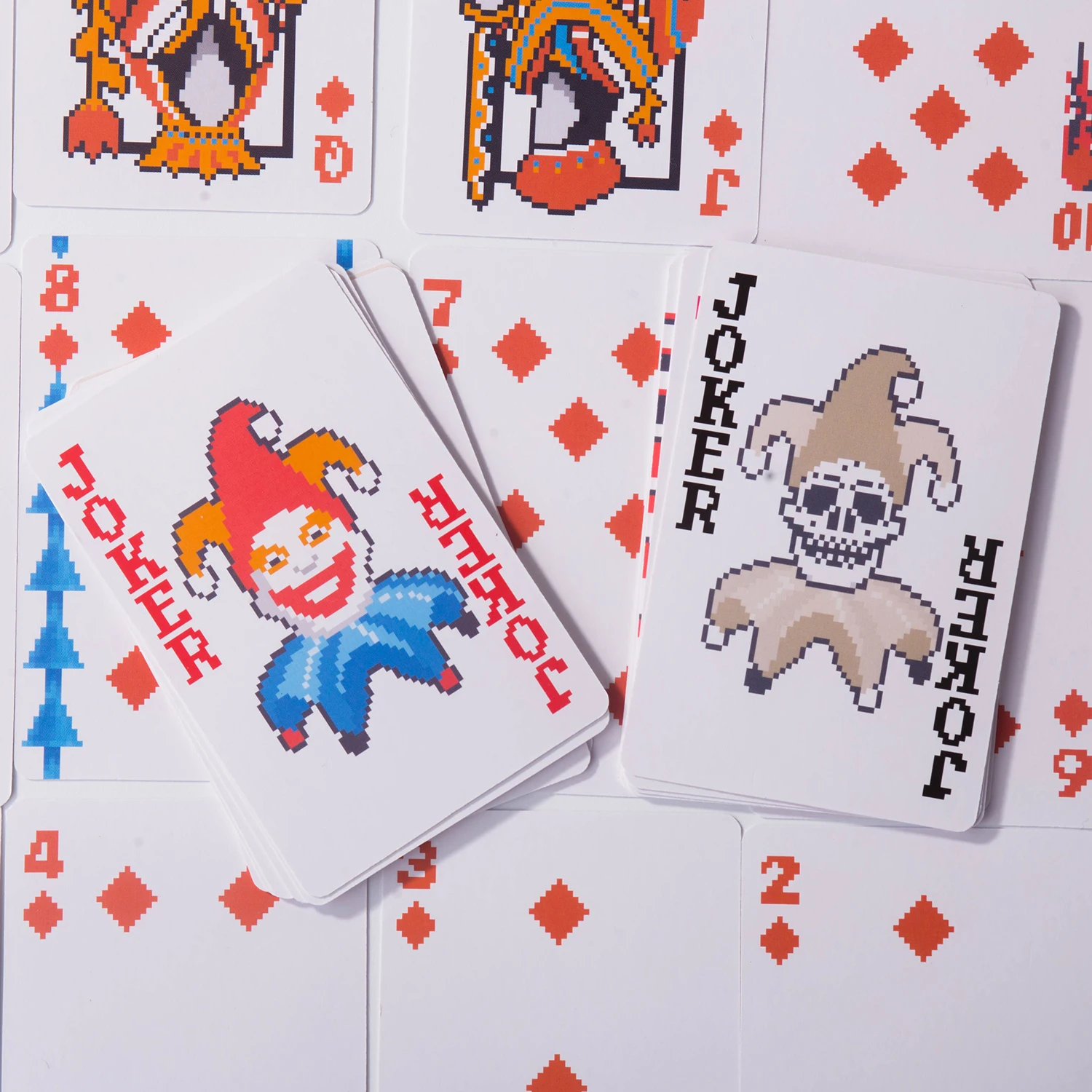 Juego de cartas de póquer clásico: juego de fiesta esencial para reuniones, juegos de mesa y diversión festiva, naipes duraderos y portátiles - imagen 3