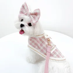 Capa a cuadros con encaje de perlas para perros - elegante y comoda