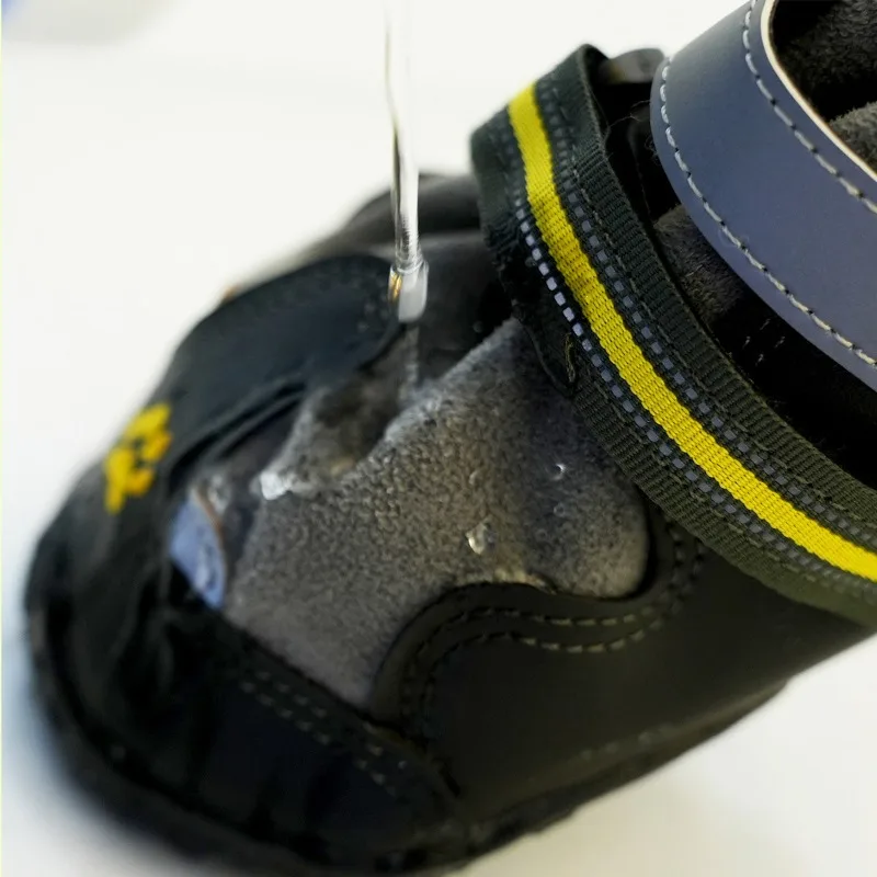 Zapatos cálidos de terciopelo para perros, zapatos gruesos impermeables para caminar al aire libre, botas grandes antideslizantes para cachorros, suministros para mascotas resistentes al desgaste para la nieve - imagen 2