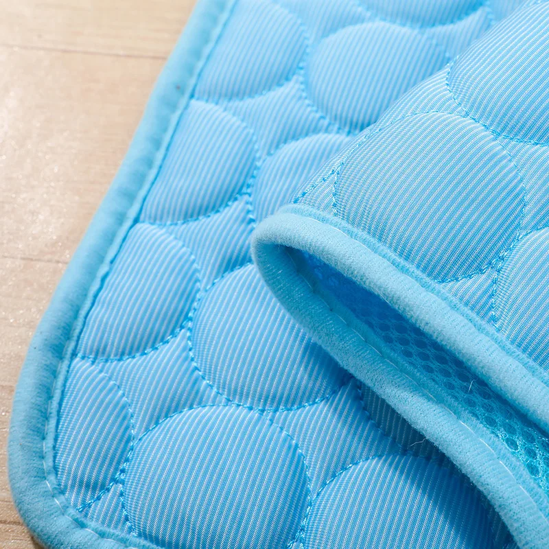 Estera refrescante de verano para mascotas, manta de hielo transpirable para perros, gatos, mascotas, cama fría para dormir, almohadillas de seda de hielo lavables, cojín, accesorios para mascotas - imagen 5