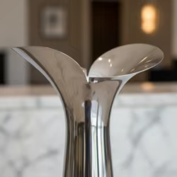 Jarrón acero inoxidable minimalista – centro de mesa brillante