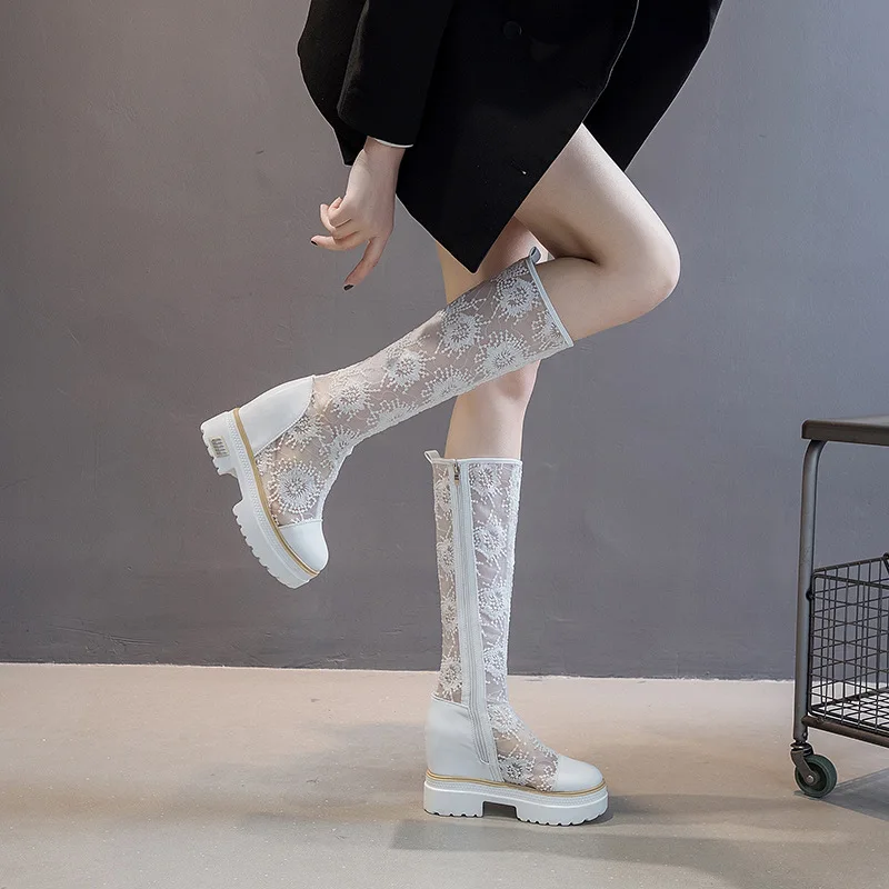 Botas de malla bordadas blancas para primavera/verano 2025, nuevas botas de mujer transpirables y versátiles de malla para aumentar la longitud - imagen 2