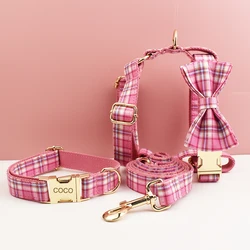 Conjunto collar y arnés a cuadros rosa para perro con placa grabada