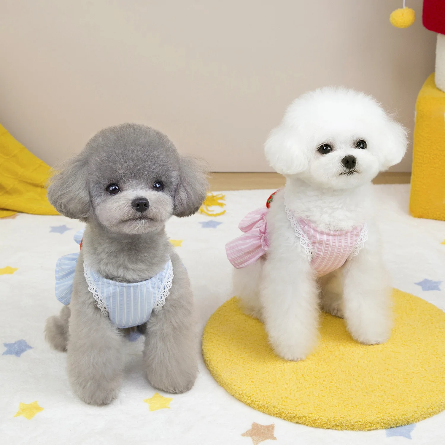 Falda con tirantes a rayas para mascotas, ropa de primavera para gatos, ropa para perros con fresas para perros pequeños, arnés para cachorros, vestido para perros