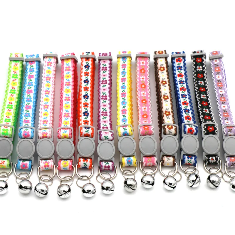 Collar de encaje personalizado para gatos, Collar de seguridad ajustable, etiqueta de nombre grabada, suave con campana, Collar para mascotas para gatos y perros pequeños - imagen 4