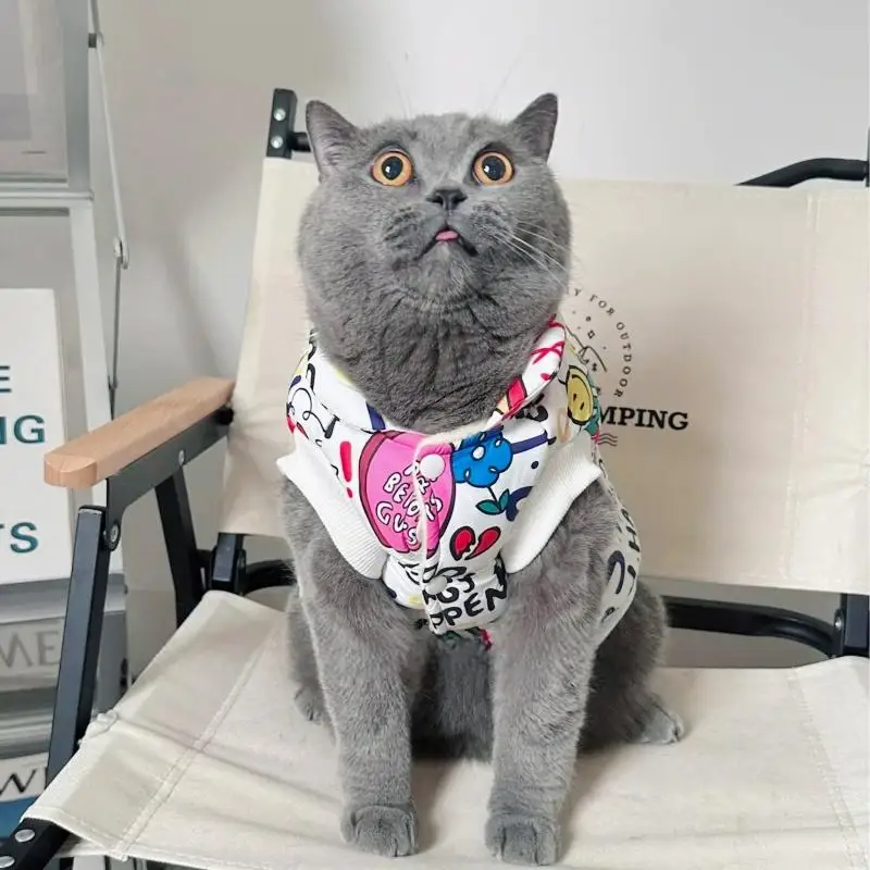 Chaqueta bonita a la moda para perros, abrigo acolchado de invierno para perros, ropa cálida y suave para cachorros, abrigo con estampado de grafiti, chaqueta de gato, disfraz para mascotas - imagen 4