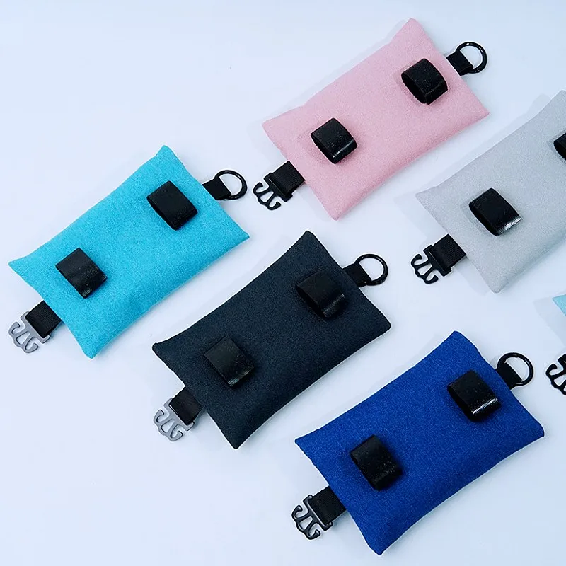 Soporte para bolsas de caca de perro, dispensador de bolsas de caca de perro impermeable, dispensador de bolsas de aseo colgantes para perros que caminan, soporte para bolsas de arena - imagen 4