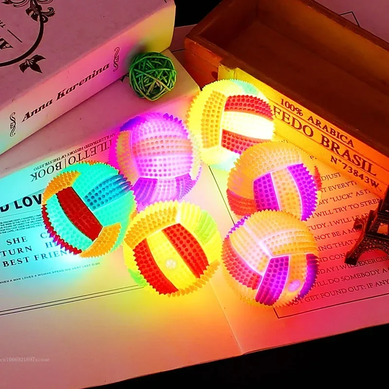 Juguete con ruido luminoso para mascotas, juguetes para perros, bola elástica luminosa colorida, juguete con sonido para masticar, suministros para mascotas Punny Kitten, 1 ud. - imagen 4