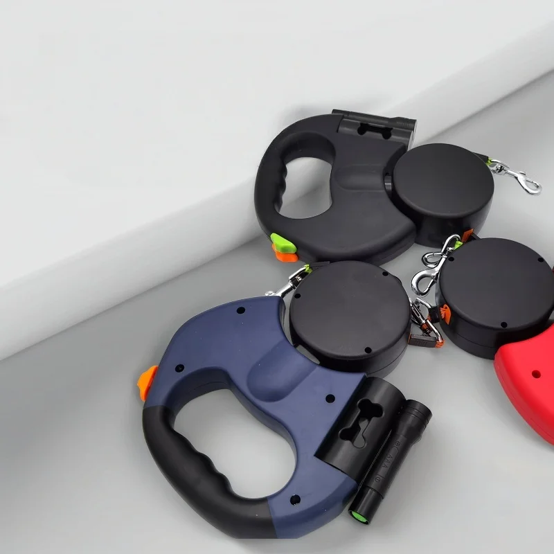 Correa retráctil para perrito doble con luz LED, giratoria 360 sin enredos para cada frenado independiente de perros con cables reflectantes de 3M - imagen 5