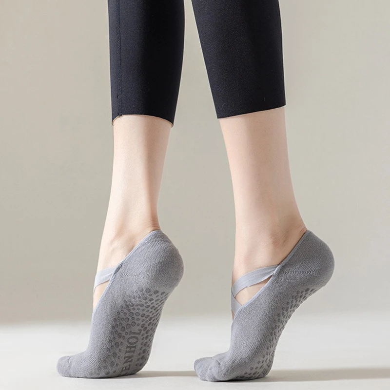 Calcetines de Yoga profesionales para mujer, calcetines antideslizantes de silicona para Ballet y Pilates, calcetines deportivos de baile transpirables con espalda descubierta - imagen 4