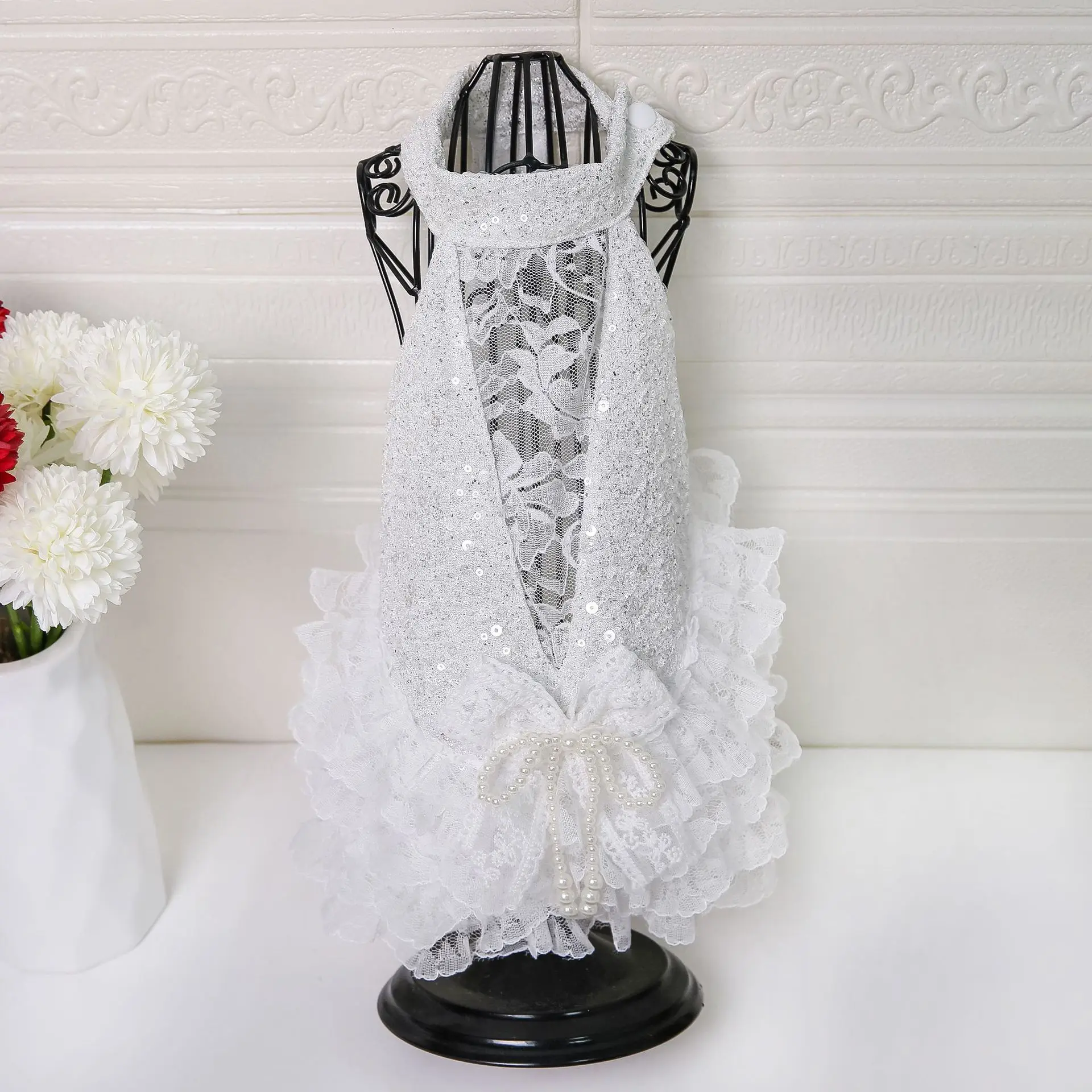 Vestido de novia blanco puro para primavera/verano para mascotas, vestido de princesa para perros, falda con tirantes y lazo, ropa brillante para perros pequeños - imagen 3