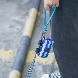 Dispensador de bolsas para perro – Resistente y práctico para passear