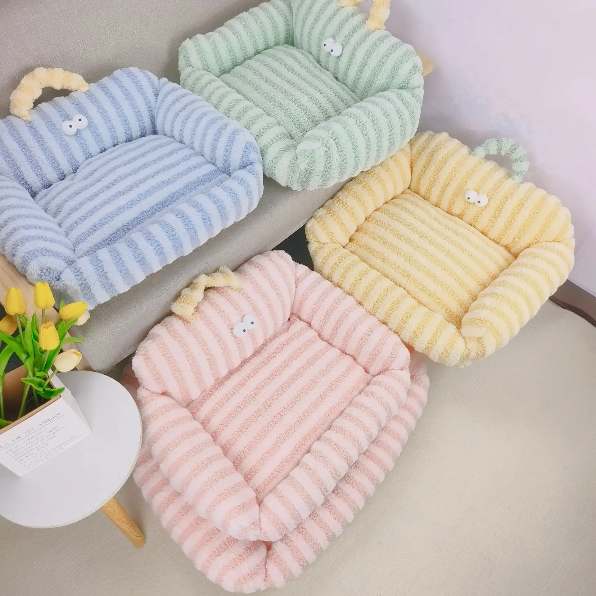 Nido cuadrado de ojos grandes para mascotas, cama de algodón, sofá para mascotas, cálido, Otoño e Invierno - imagen 4