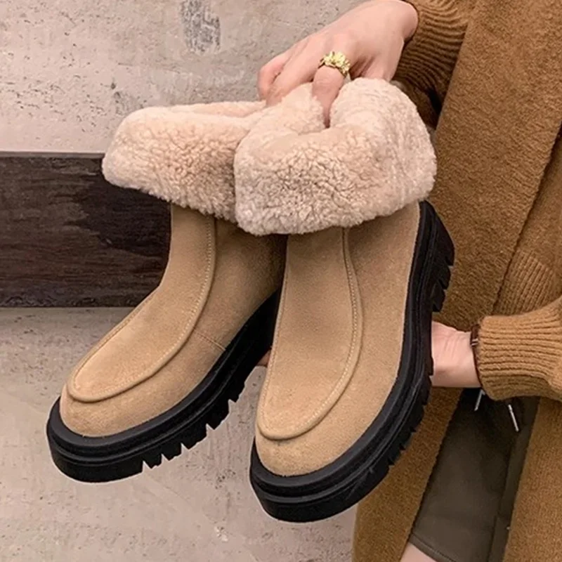 Botas de nieve para Mujer, zapatos planos de gamuza cálidos a la moda, zapatos de algodón a la moda, nuevas botas deportivas cómodas cortas de felpa para Mujer