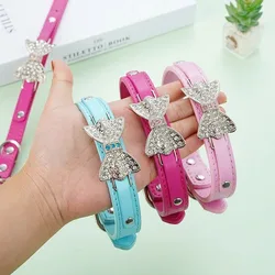 Collar de cuero PU con lazo y pedrería para perros