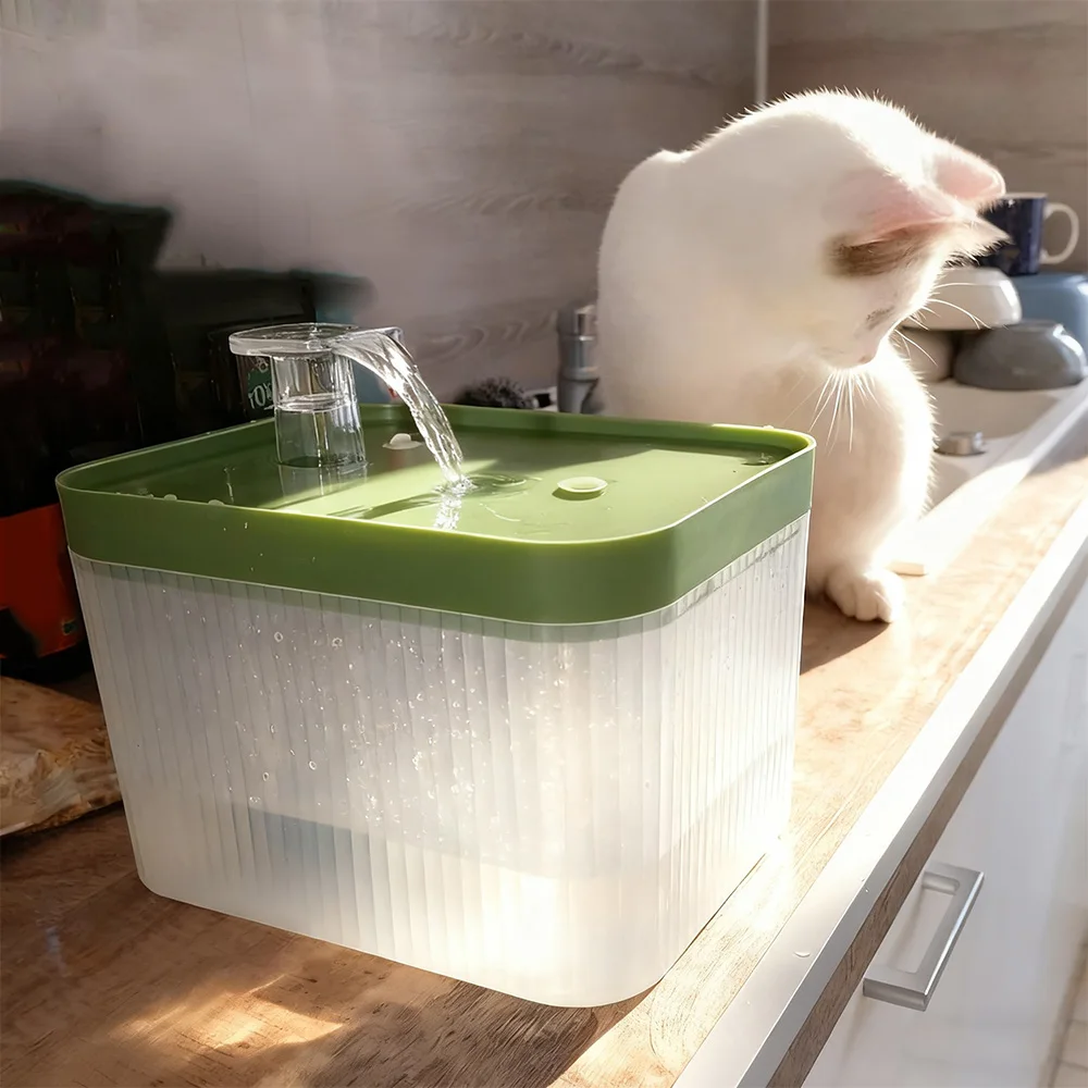 Fuente de agua para gatos de gran capacidad de 2,5 L, fuente para mascotas con bomba ultrasilencioso, diseño antisalpicaduras y filtración duradera para gatos