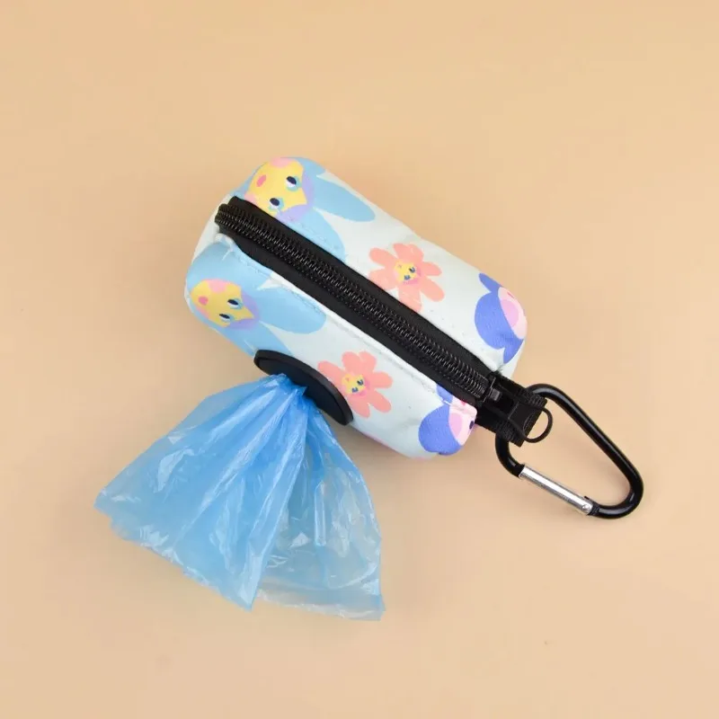 Dispensador de bolsas para excrementos de mascotas, diseño bonito, estampado de flores, sin bolsa para excrementos, se puede conectar a cualquier correa para perros - imagen 3