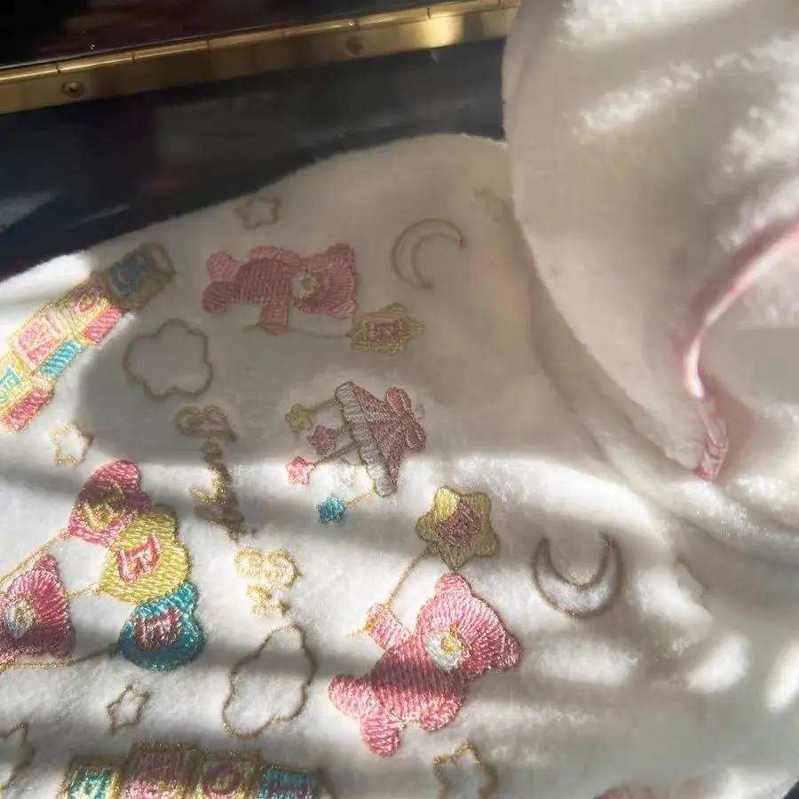 Chaqueta con capucha bordada de felpa para mascotas, oso de peluche, Sudadera con capucha de otoño/invierno, traje grueso para perros, chaleco, oso de peluche, ropa para cachorros para perros pequeños - imagen 3